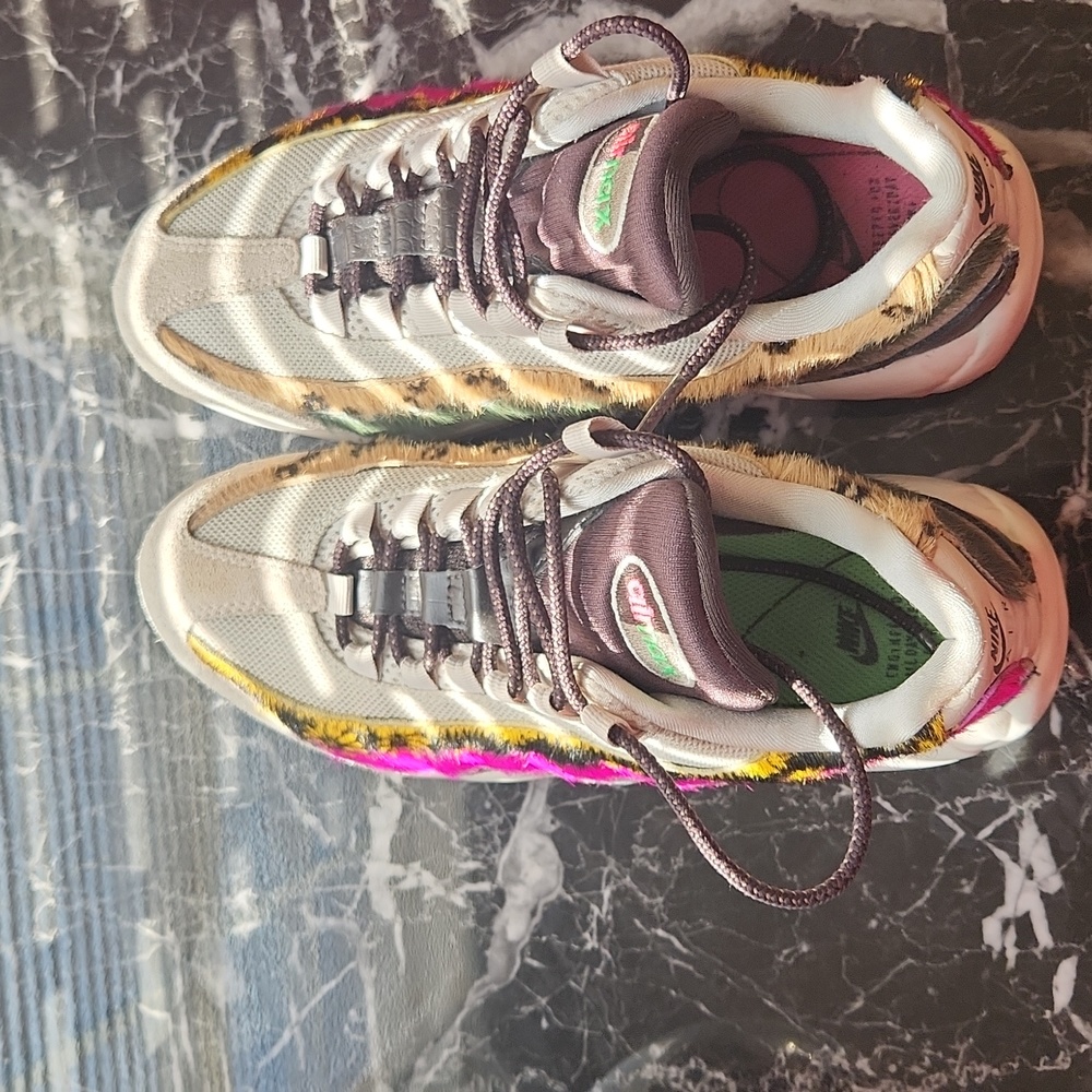 Women's nike air max